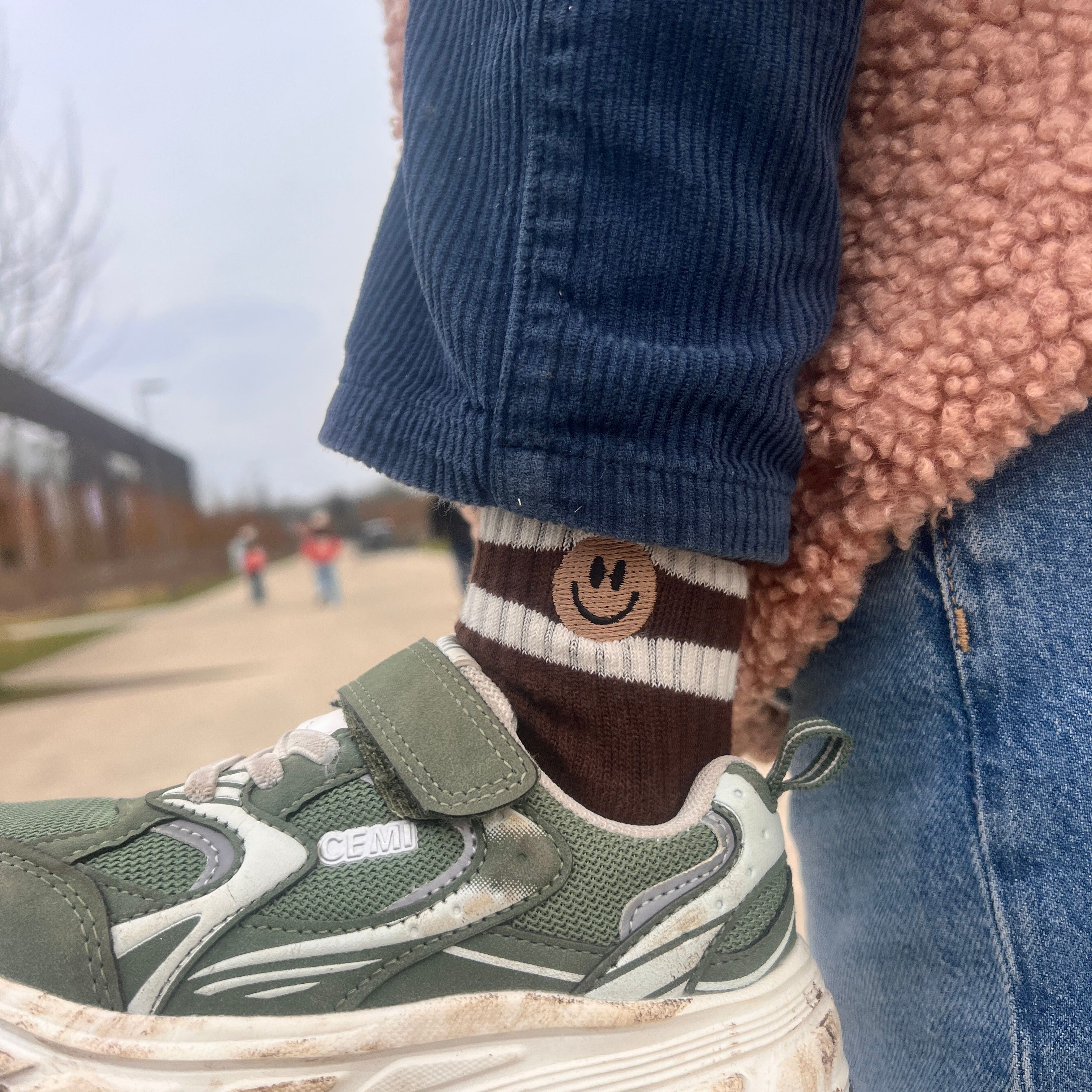 Ella and Rapha | Smiley kids socks brown | Brown