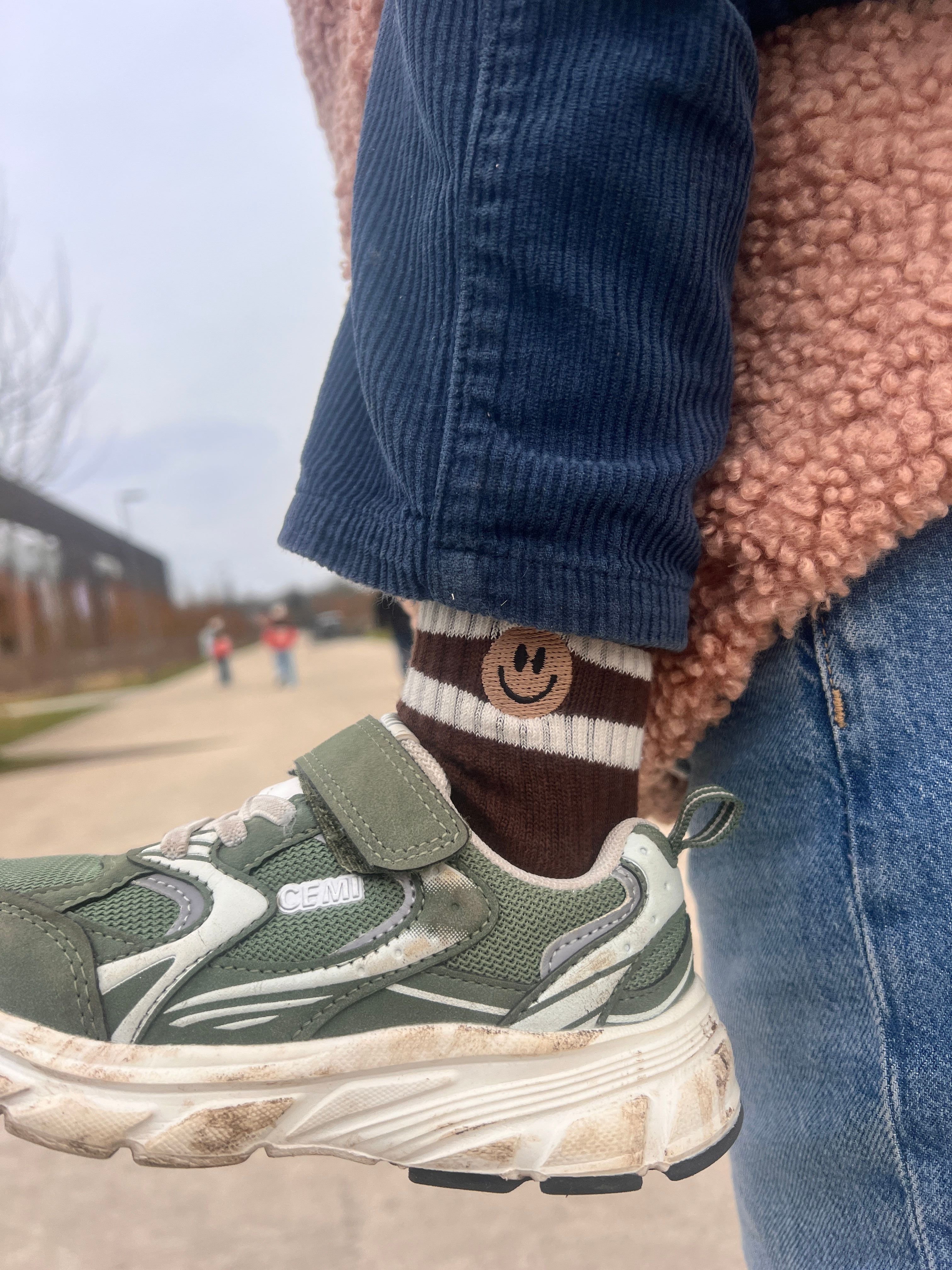 Ella and Rapha | Smiley kids socks brown | Brown