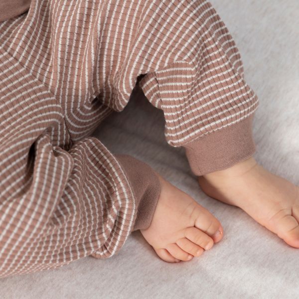 Feetje | Wafelpyama kind | Bruin