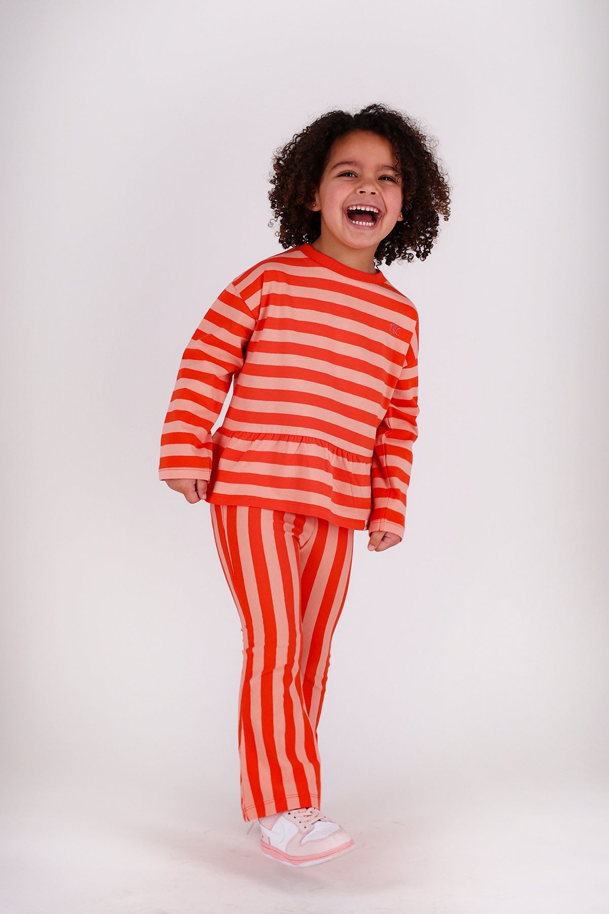The New Chapter | T-shirt Loua red pink stripes